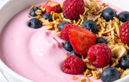 Ma Recette GYN OPK® : Le Granola Bowl aux fruits ; graines de chia ; fruits rouges
